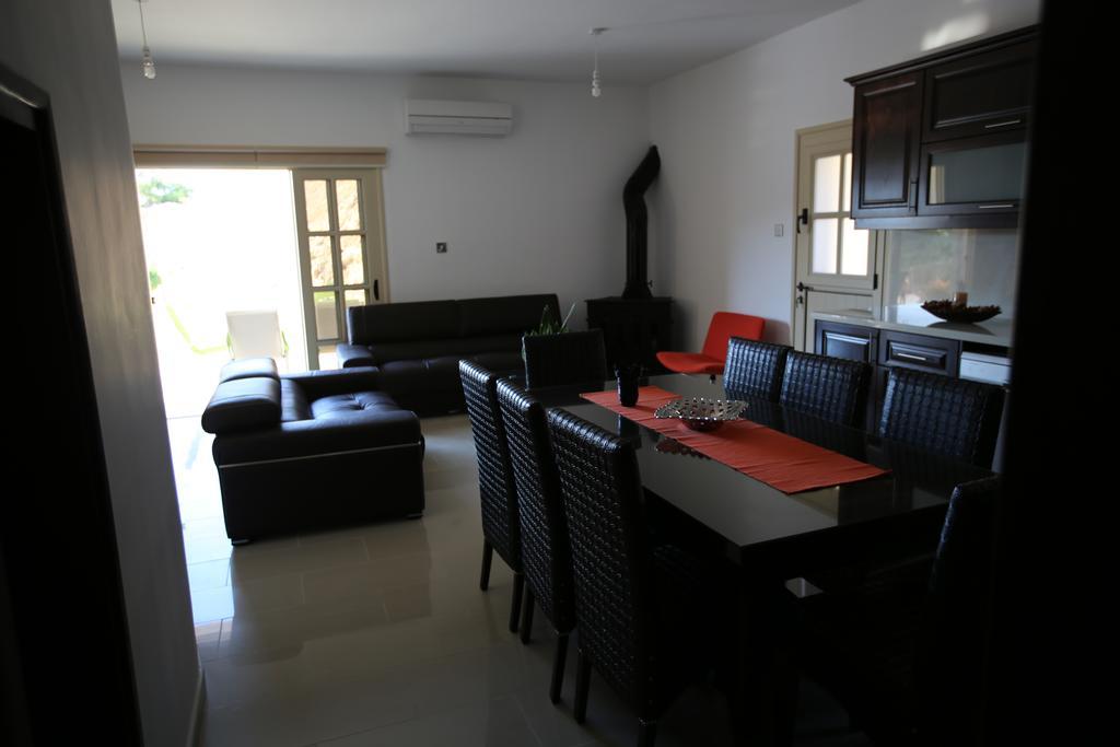 Villa Melyia 카토 피르고스 객실 사진