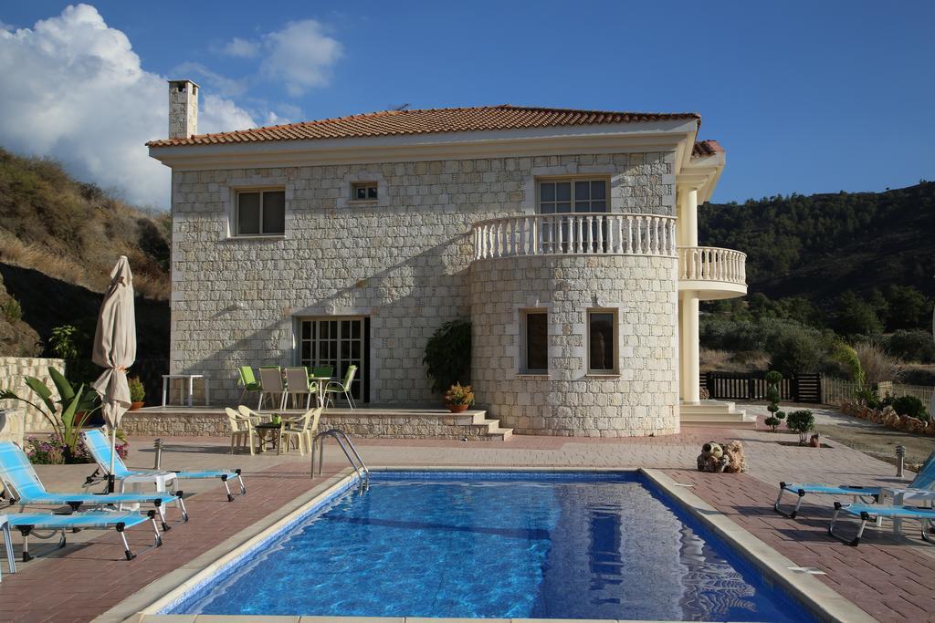 Villa Melyia 카토 피르고스 객실 사진